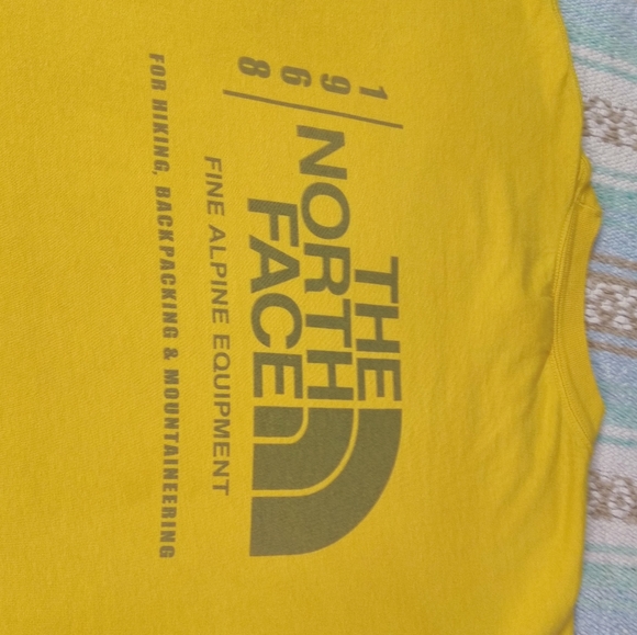 VINTAGE  THE NORTH FACE GRAPHIC TEE SHIRT MENS XL MUSTARD - Picture 2 of 12